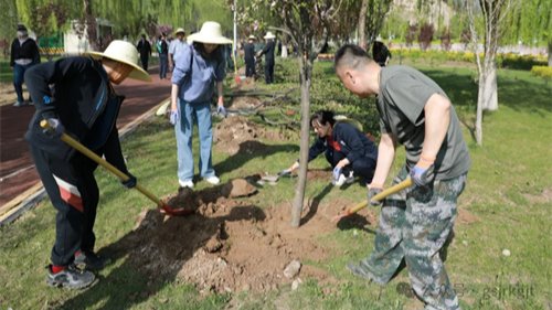 “植此青绿，共绘青山”——乐鱼手机平台开展义务植树活动